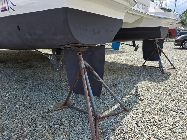 14hands Yacht Photos Pics 2013 Gemini Legacy 35 bottom with rudders and propellors