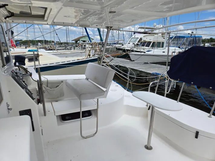 14hands Yacht Photos Pics 2013 Gemini Legacy 35 helm area