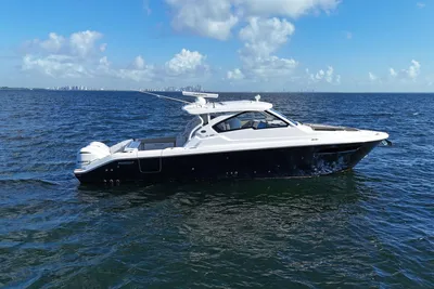 2019 Pursuit 365 Dual Console