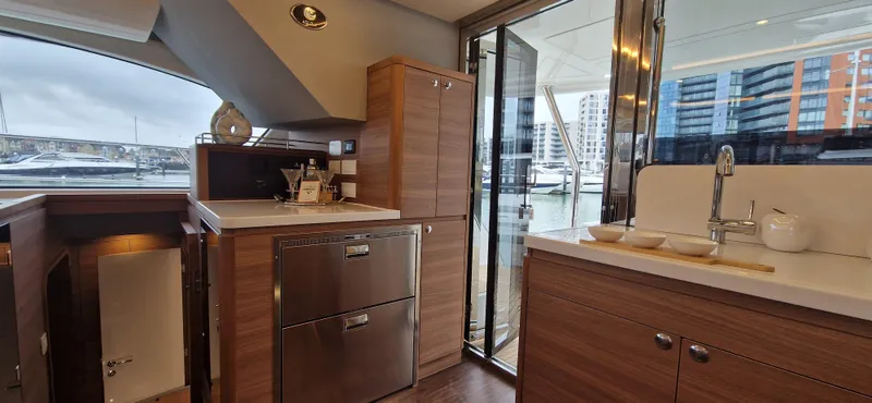  Yacht Photos Pics Aquila 44 Yacht