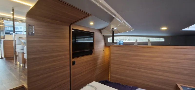  Yacht Photos Pics Aquila 44 Yacht