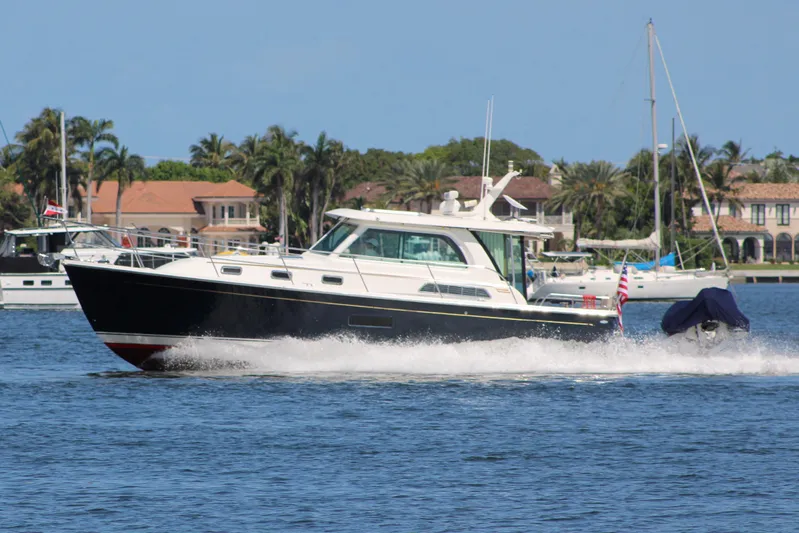 Enterprise Yacht Photos Pics Sabre 38 Enterprise - Running Profile