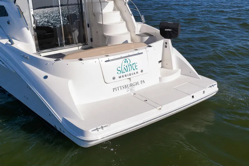  Yacht Photos Pics 2012 Meridian 441 Sedan yacht on water, Pittsburgh, PA.