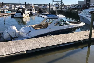 Sea Ray SLX 350 Outboard