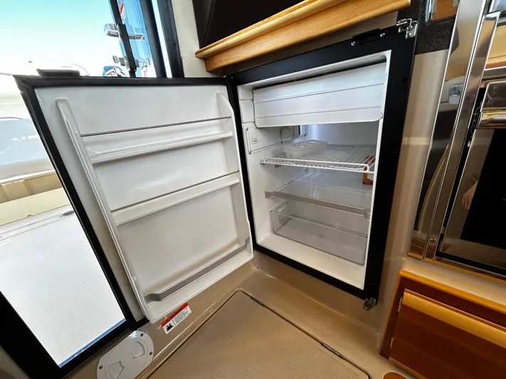 Resilient Yacht Photos Pics 