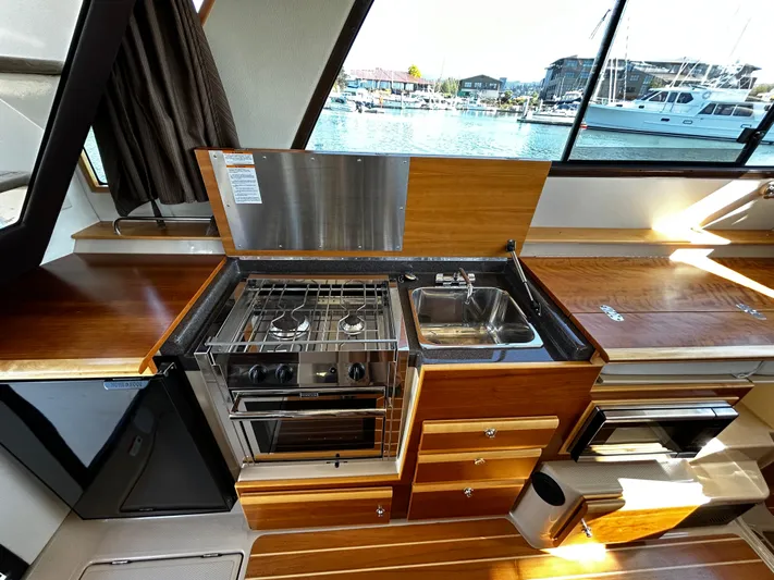 Resilient Yacht Photos Pics 