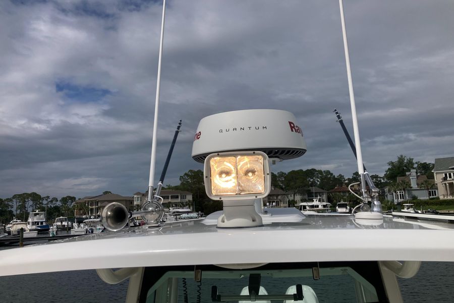 2017 Boston Whaler Outrage Center Console