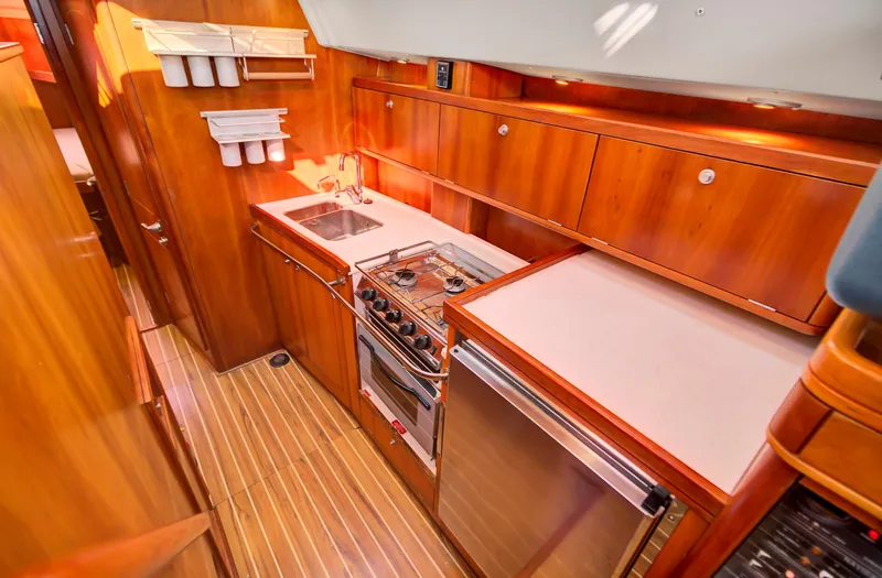 Friendship Yacht Photos Pics 