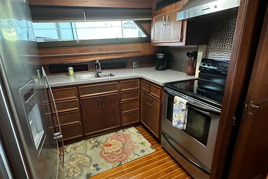 1982 Hatteras 56 Motor Yacht