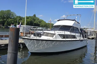 1986 Chris-Craft Commander 37