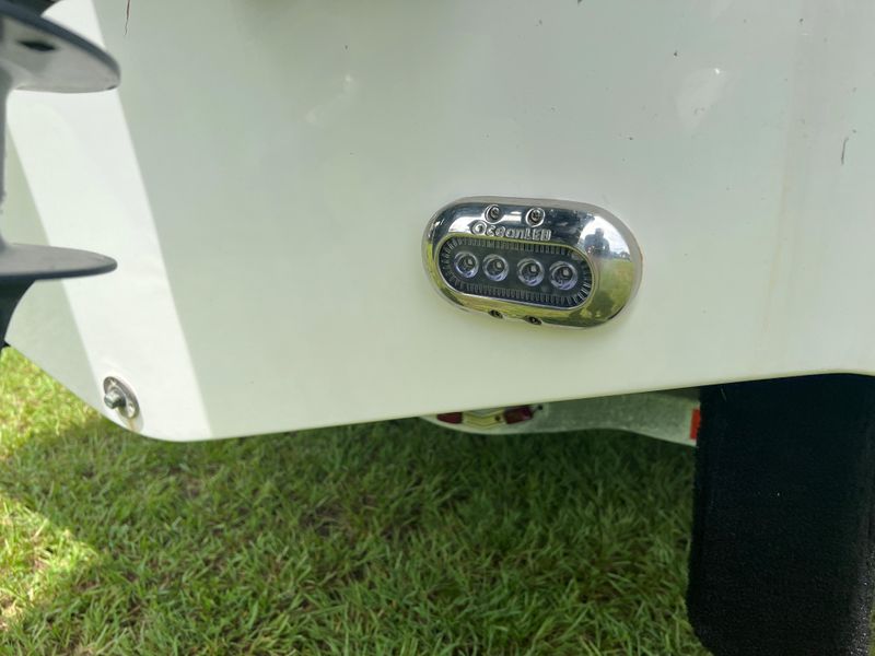 2020 Sea Hunt Gamefish 27 with Coffin Box