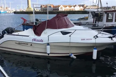 2004 Quicksilver 620 Cruiser
