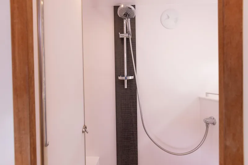 Pom III Yacht Photos Pics Outremer 5X shower