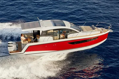 2025 Sealine C335V