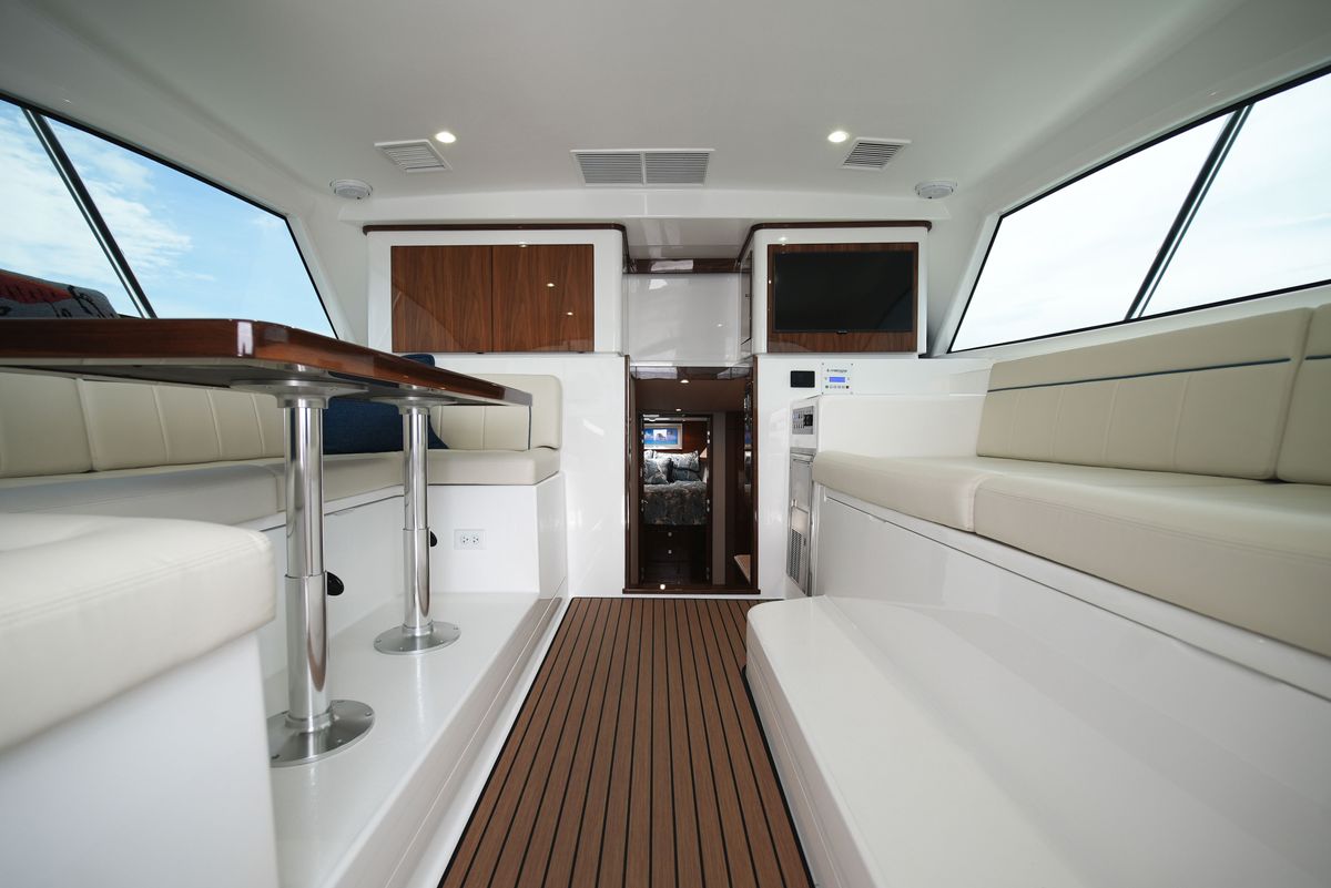 2025 Viking 46 