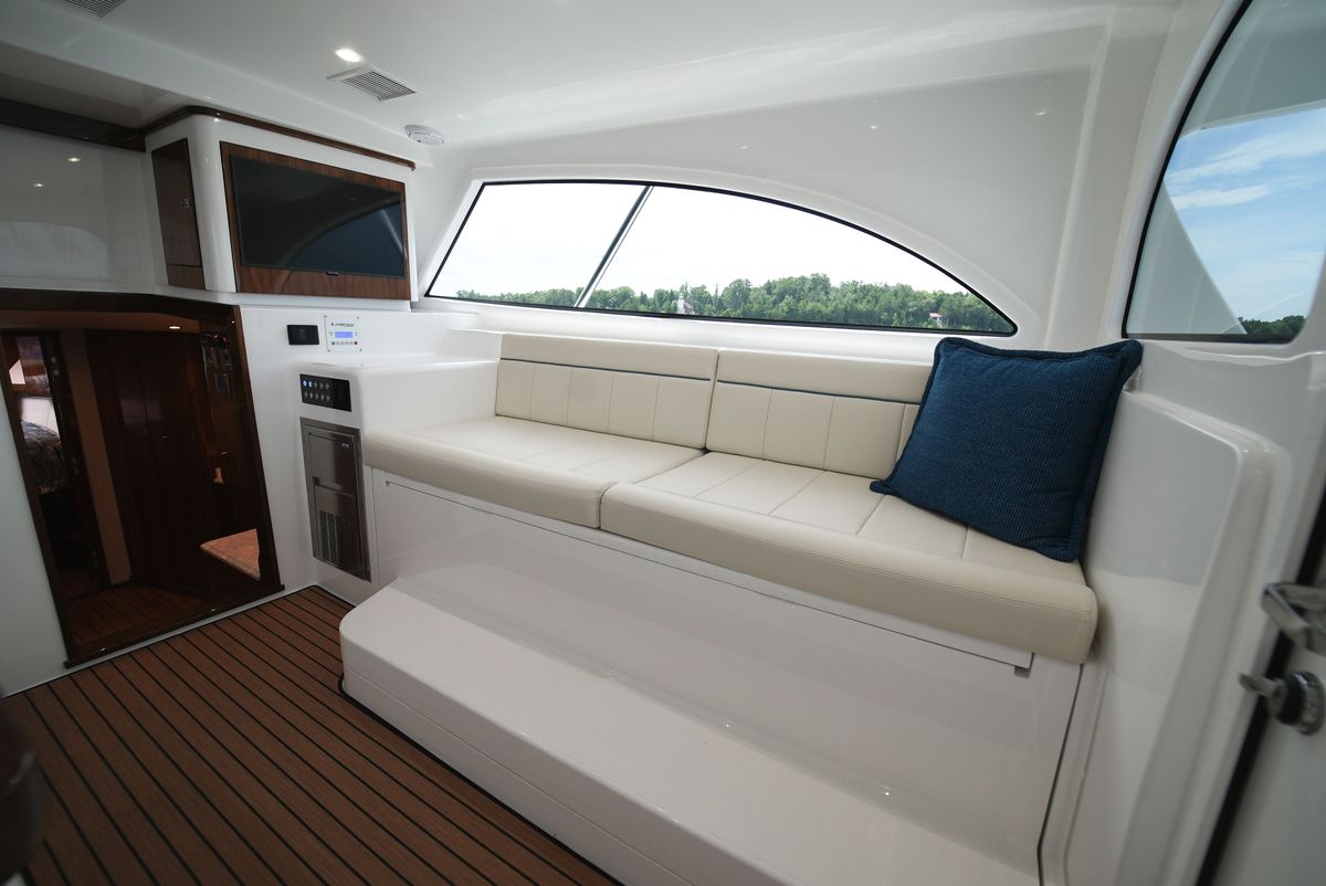 2025 Viking 46 