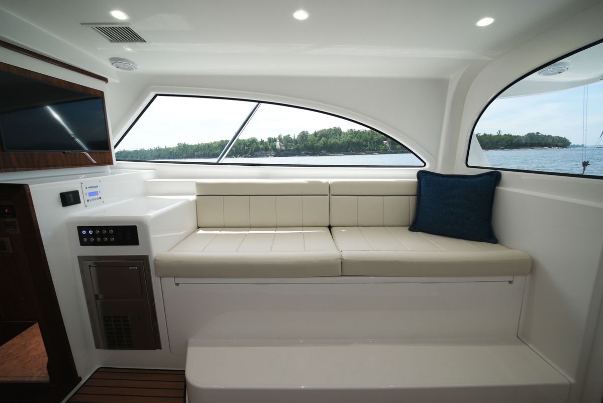 2025 Viking 46 
