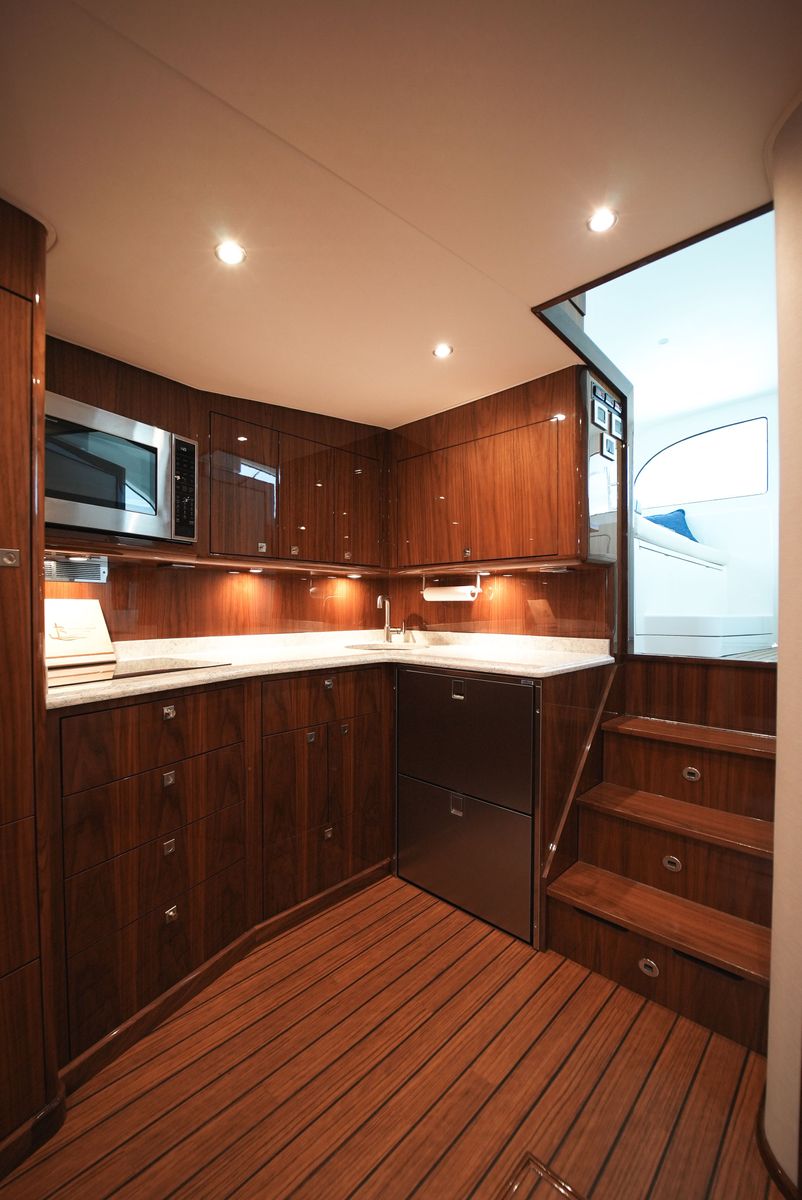 2025 Viking 46 