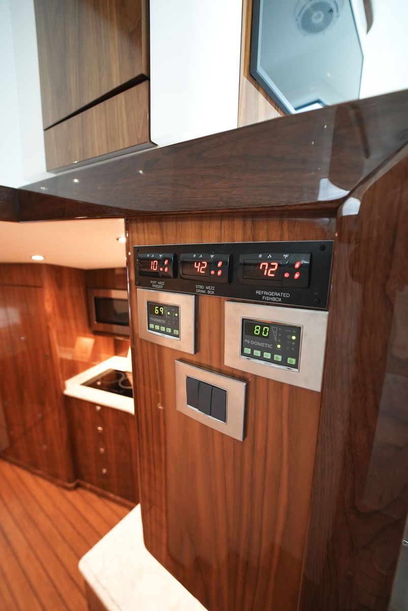 2025 Viking 46 