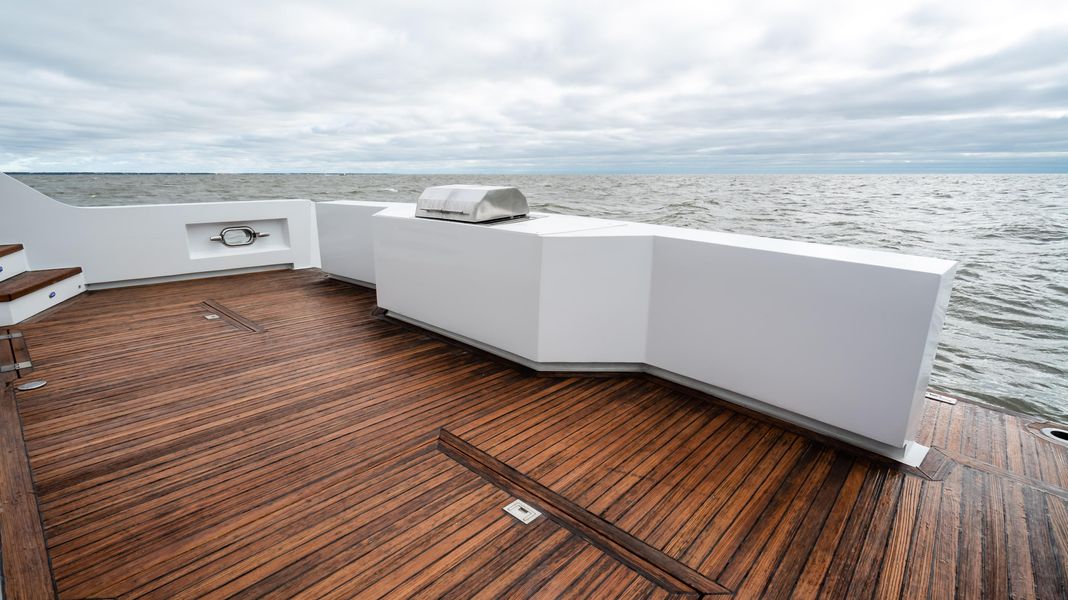 2003 Breaux Brothers Enclosed Bridge Cockpit