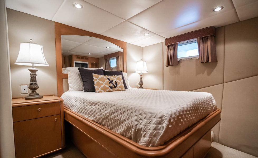 2003 Breaux Brothers Enclosed Bridge Cockpit