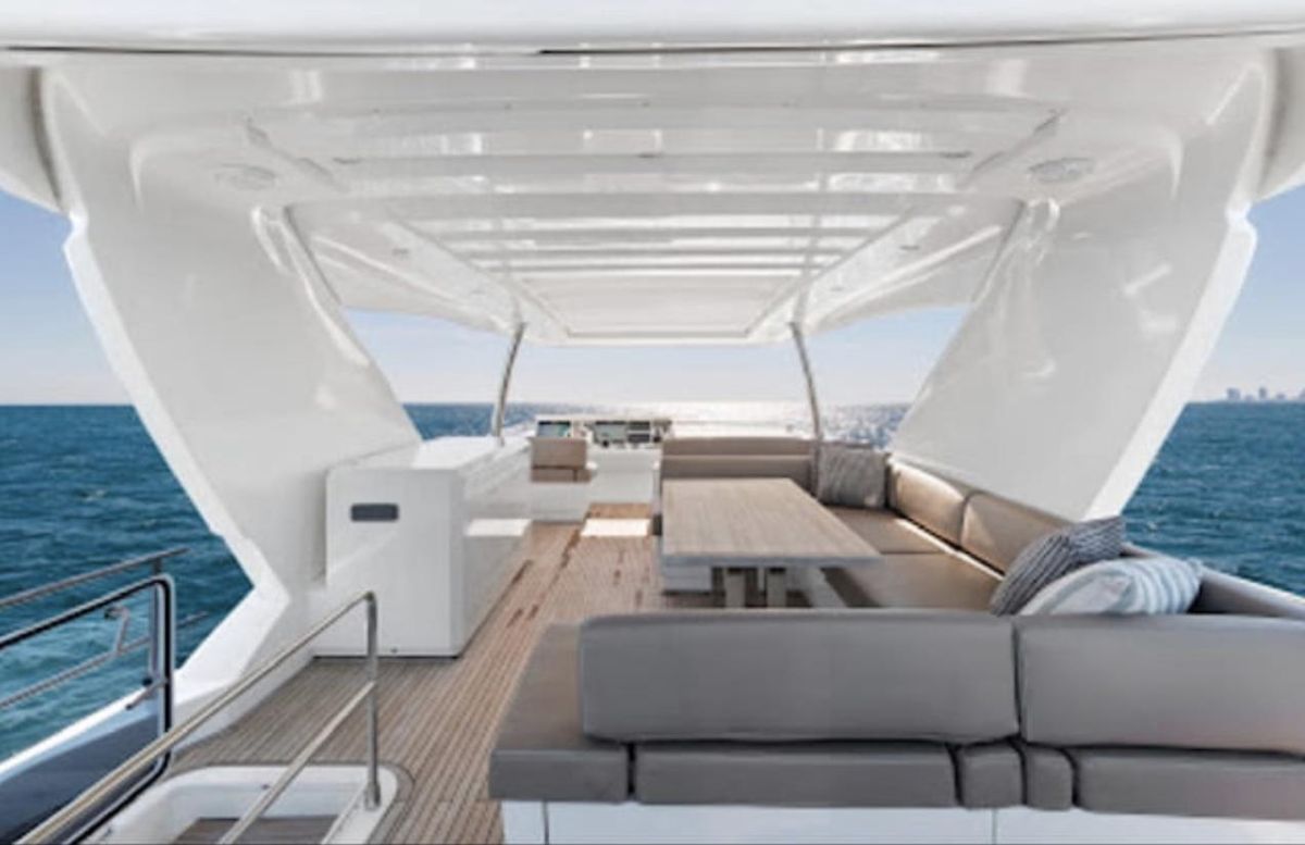 2015 Prestige 75 