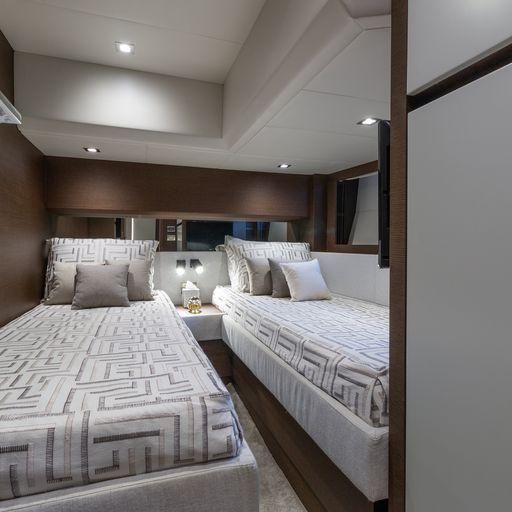 2015 Prestige 75 