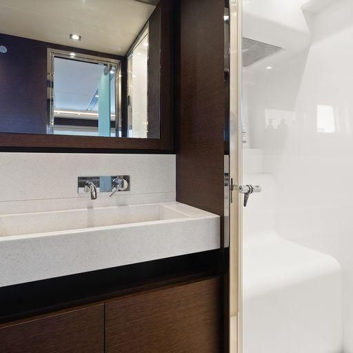 2015 Prestige 75 