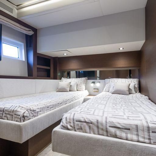 2015 Prestige 75 