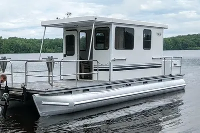 Custom River Time Houseboat