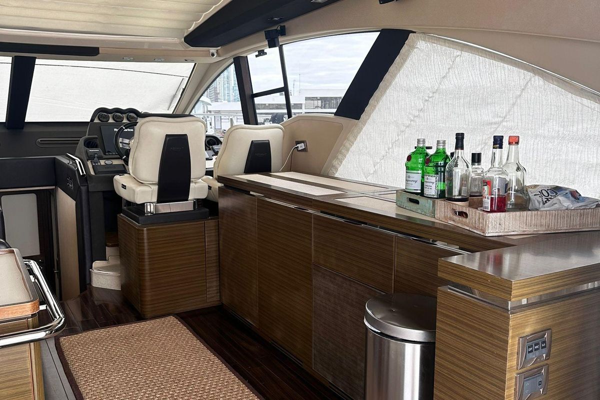 2015 Azimut 55 