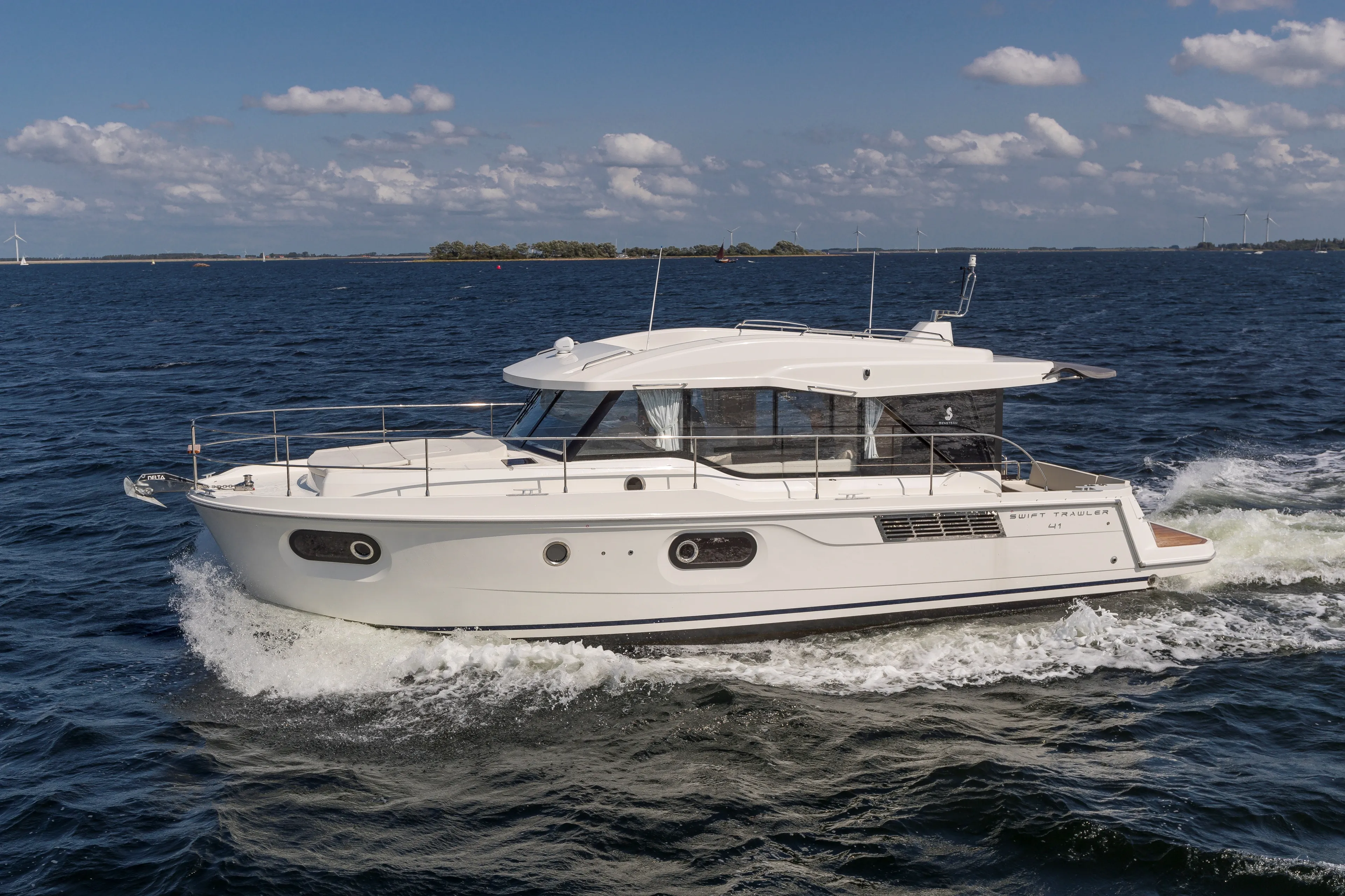 2025 Beneteau Swift Trawler 41 Sedan