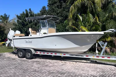 Dusky 278 CENTER CONSOLE