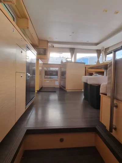 Fellowship Yacht Photos Pics Interior of 2017 Lagoon 450 F catamaran, featuring modern design and spacious layout.