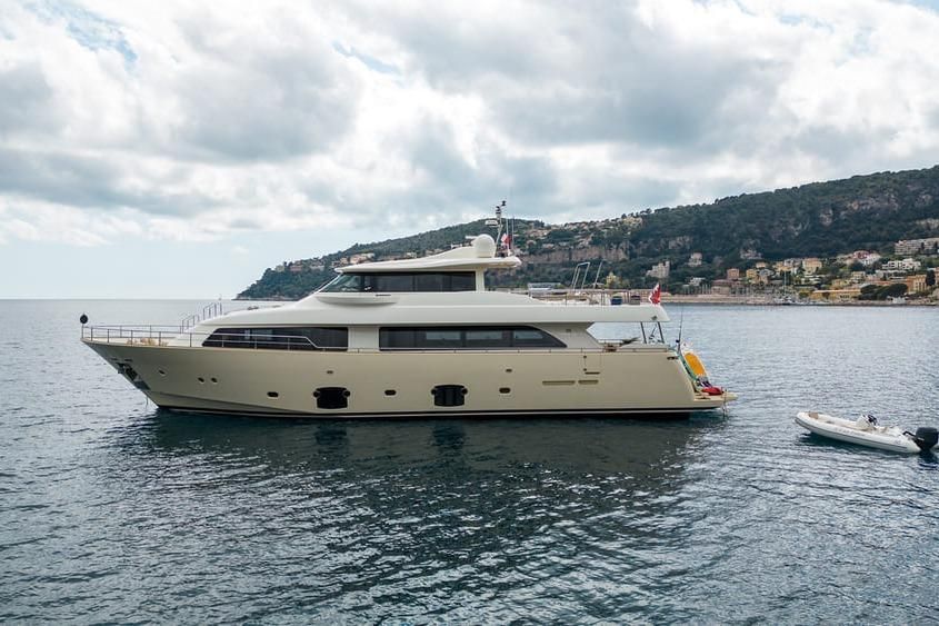 2010 Ferretti Yachts 86 