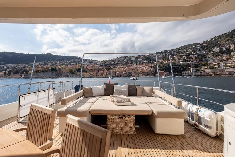 2010 Ferretti Yachts 86 