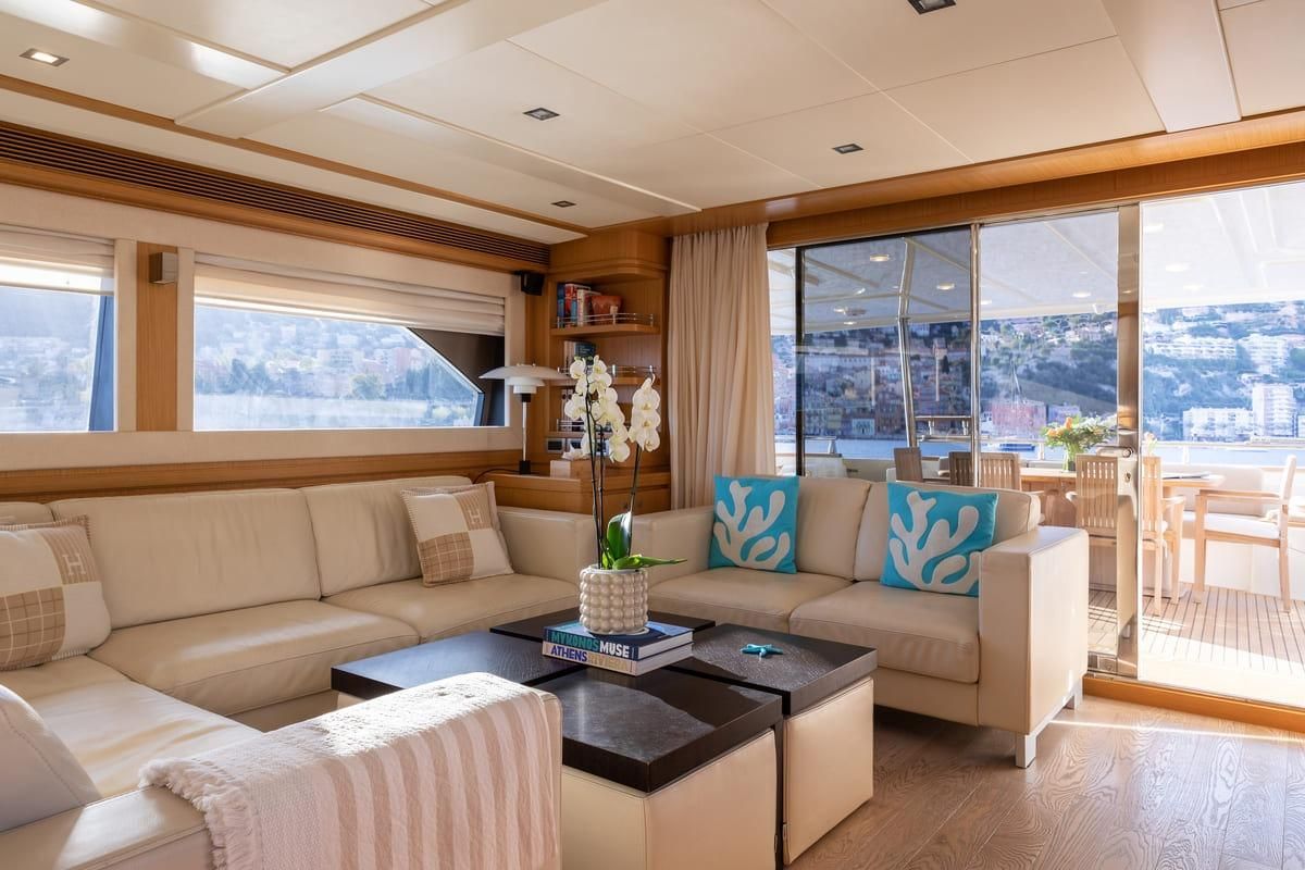 2010 Ferretti Yachts 86 