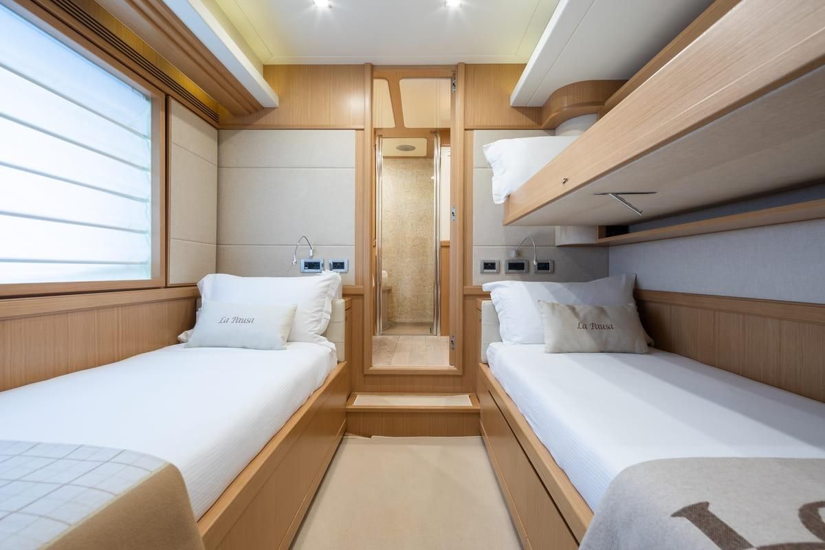 2010 Ferretti Yachts 86 