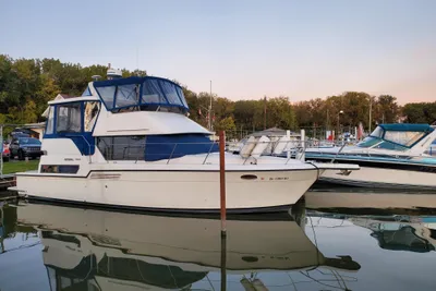 Carver 390 Cockpit Motor Yacht