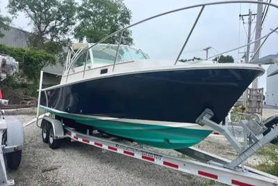 Hunt Yachts Surfhunter 25