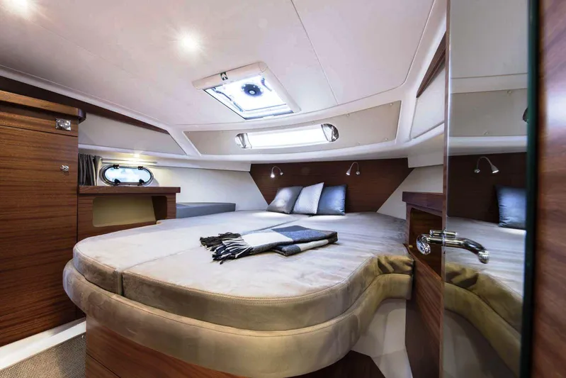 Victory Yacht Photos Pics 