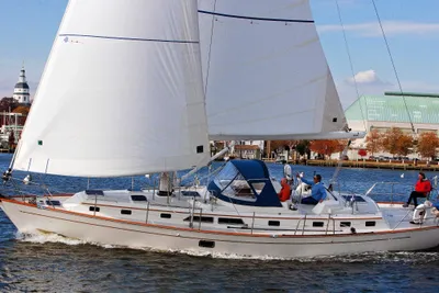 Passport 470 Center Cockpit