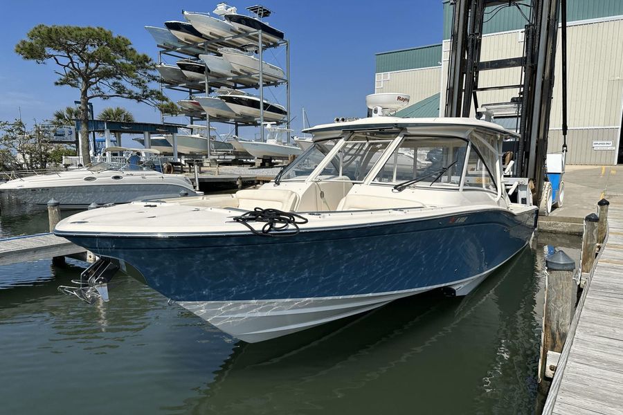 2018 Grady-White 325 Freedom