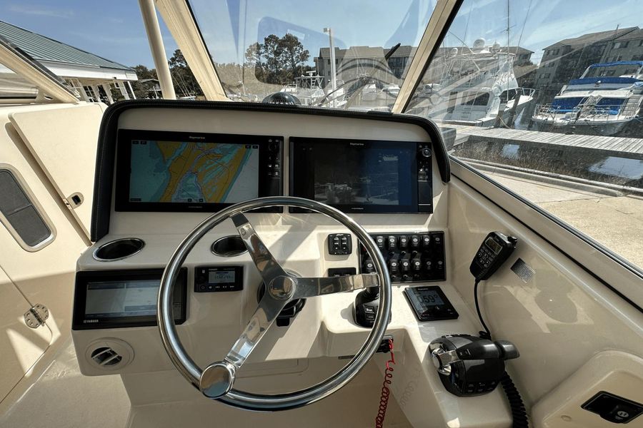 2018 Grady-White 325 Freedom