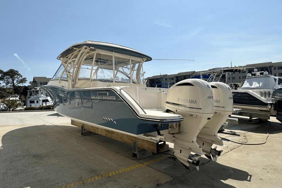 2018 Grady-White 325 Freedom