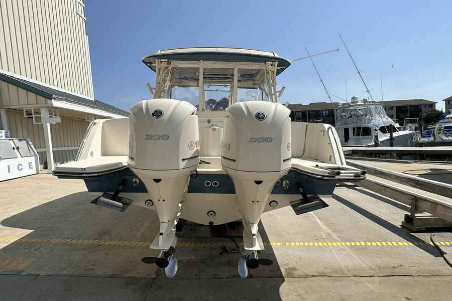 2018 Grady-White 325 Freedom