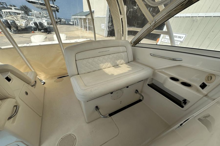 2018 Grady-White 325 Freedom