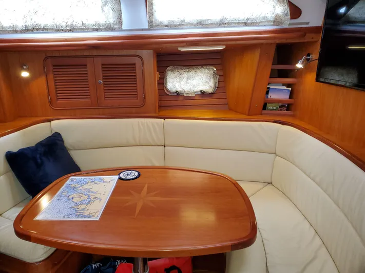 Sirius Yacht Photos Pics Interior of a 2011 Passport 470 Center Cockpit yacht.