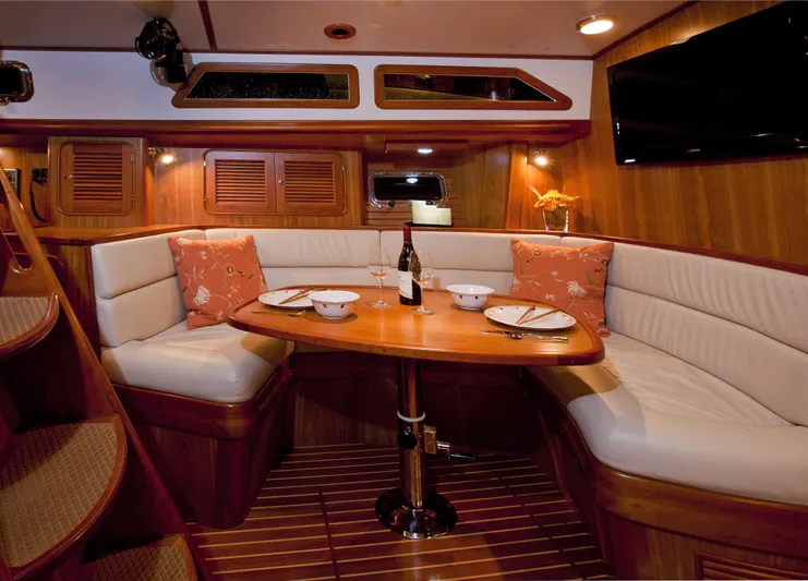 Sirius Yacht Photos Pics Elegant interior of Passport 470 Center Cockpit yacht, 2011 model.