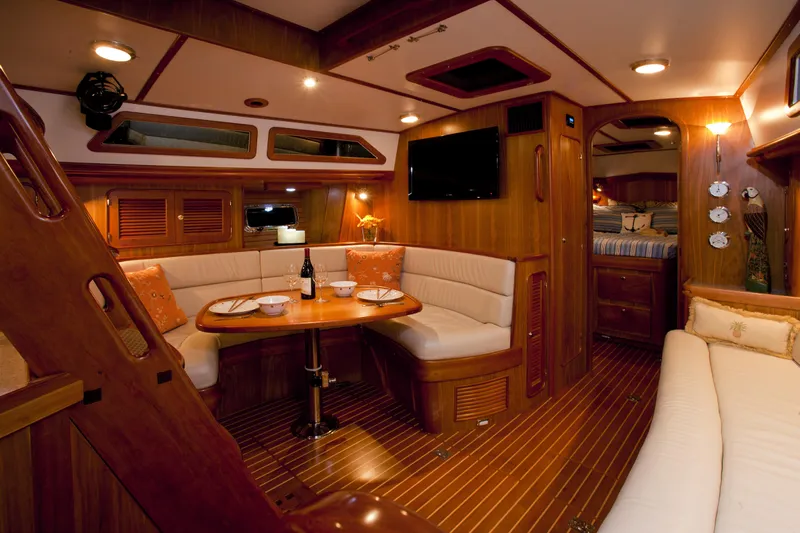 Sirius Yacht Photos Pics Interior of 2011 Passport 470 Center Cockpit yacht.